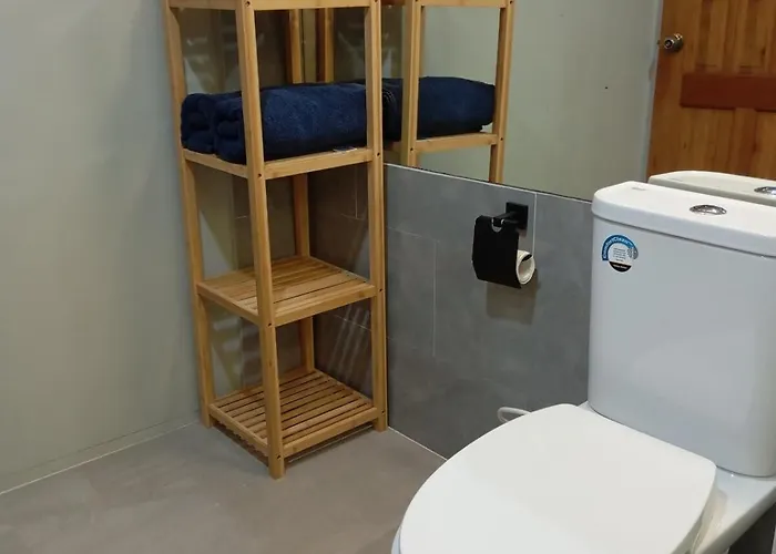 Kiener Hills Bldg E 421 Airport Apartment